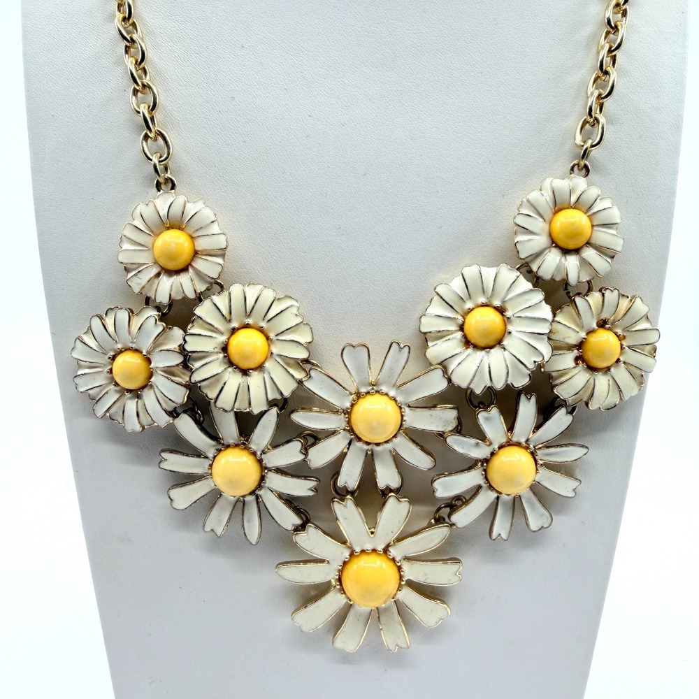 VTG Retro Y2K White Enamel Daisy Flower Statement Bib Necklace Gold Tone Chain